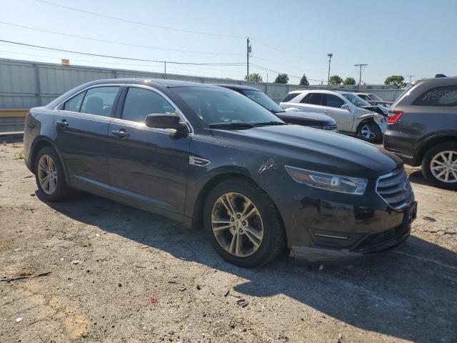 Sedans FORD TAURUS 2016 Czarny