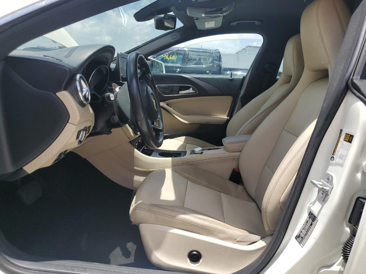 wddsj4eb1fn242398 WDDSJ4EB1FN242398 2015 Mercedes-Benz Cla 250