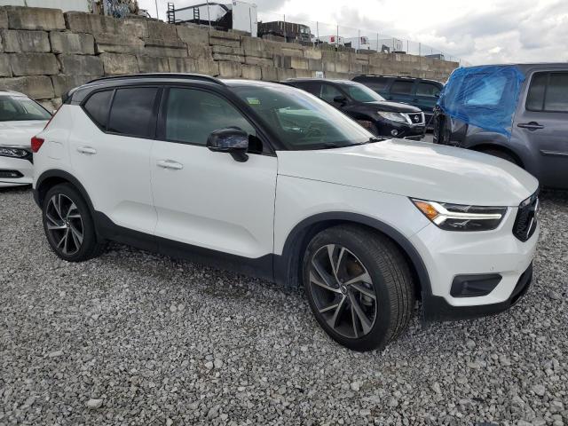  VOLVO XC40 2021 Biały