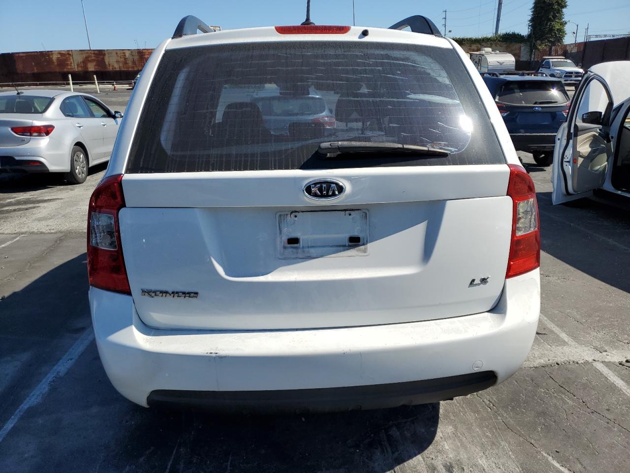 2009 Kia Rondo Base VIN: KNAFG528997258525 Lot: 63990385