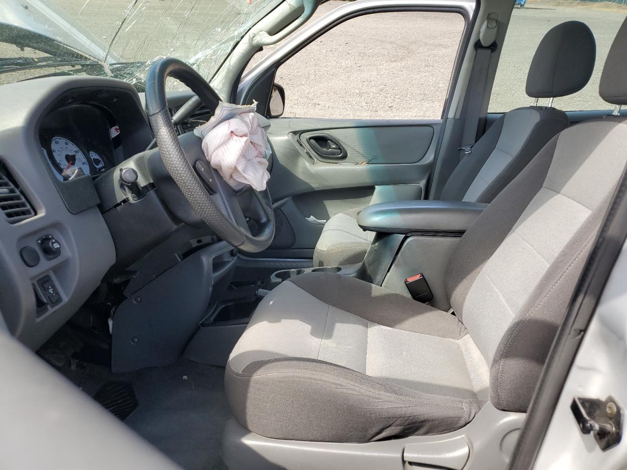 2003 Ford Escape Xls VIN: 1FMYU02153KB10169 Lot: 64295435
