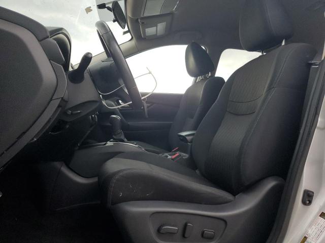  NISSAN ROGUE 2018 Srebrny