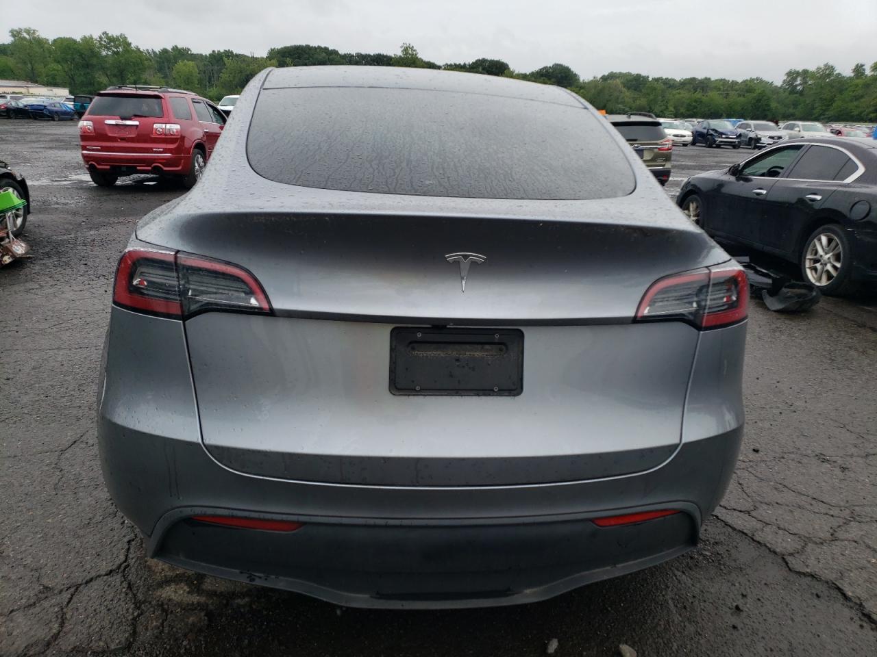 2024 Tesla Model Y VIN: 7SAYGDED9RA323446 Lot: 63937175