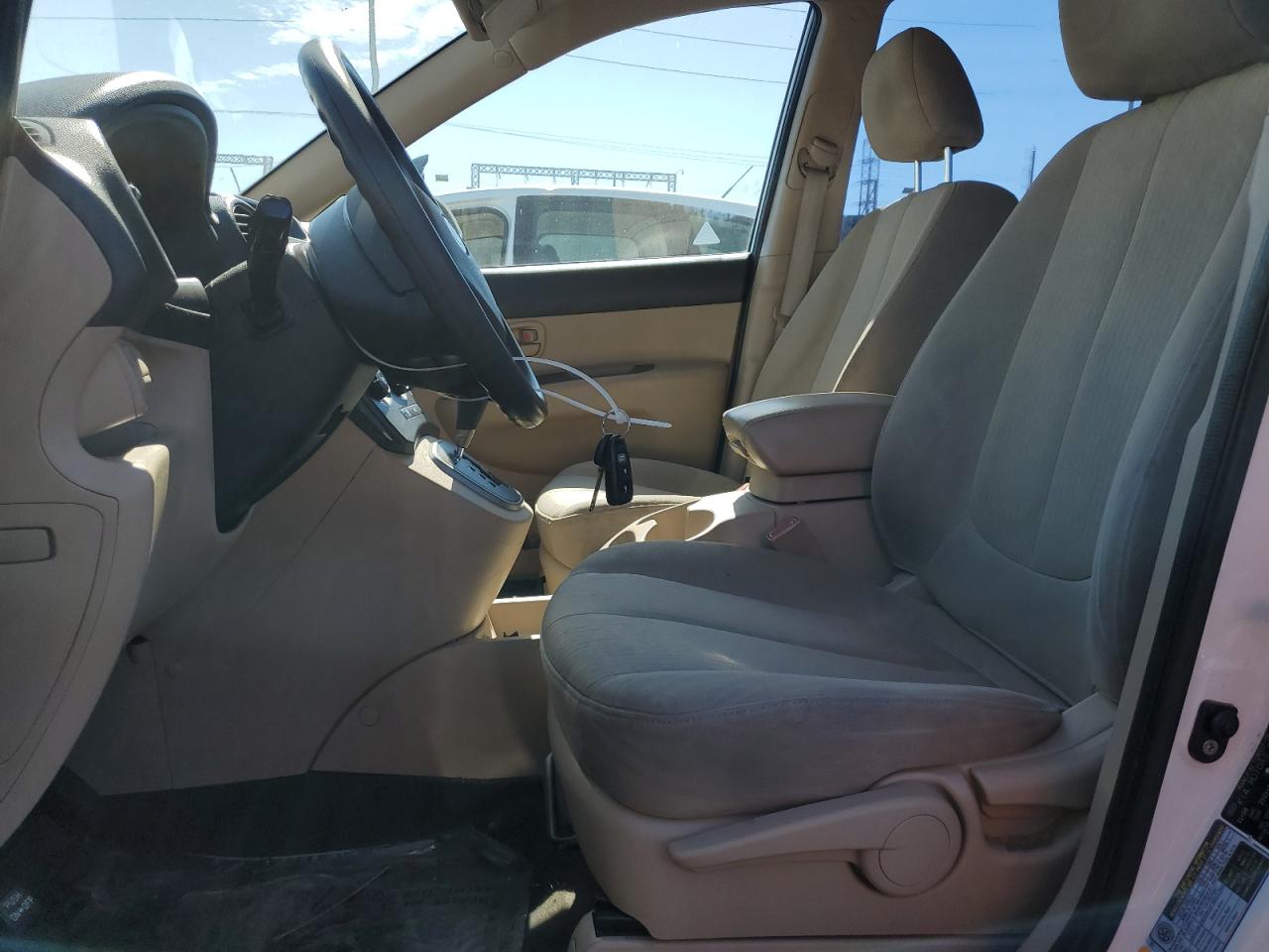 2009 Kia Rondo Base VIN: KNAFG528997258525 Lot: 63990385