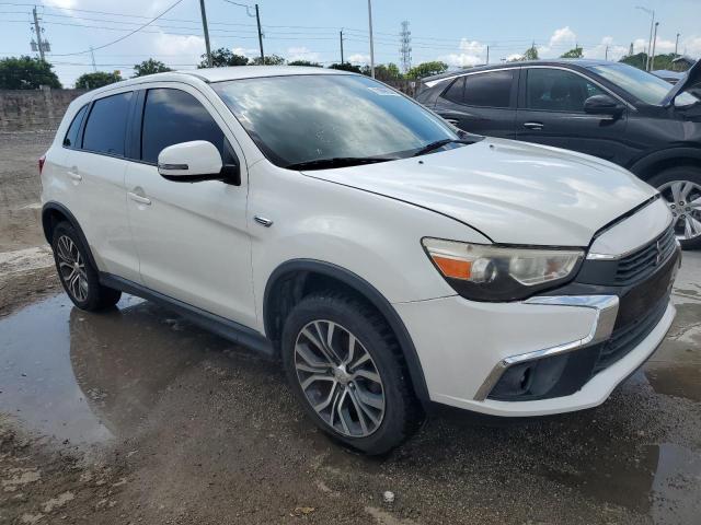  MITSUBISHI OUTLANDER 2017 Белы