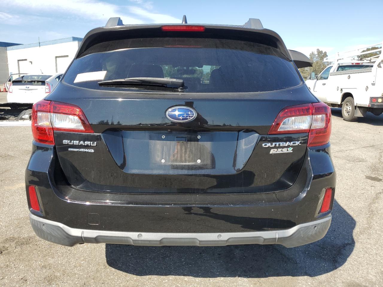 2017 Subaru Outback 2.5I Limited VIN: 4S4BSANC4H3411922 Lot: 64288535