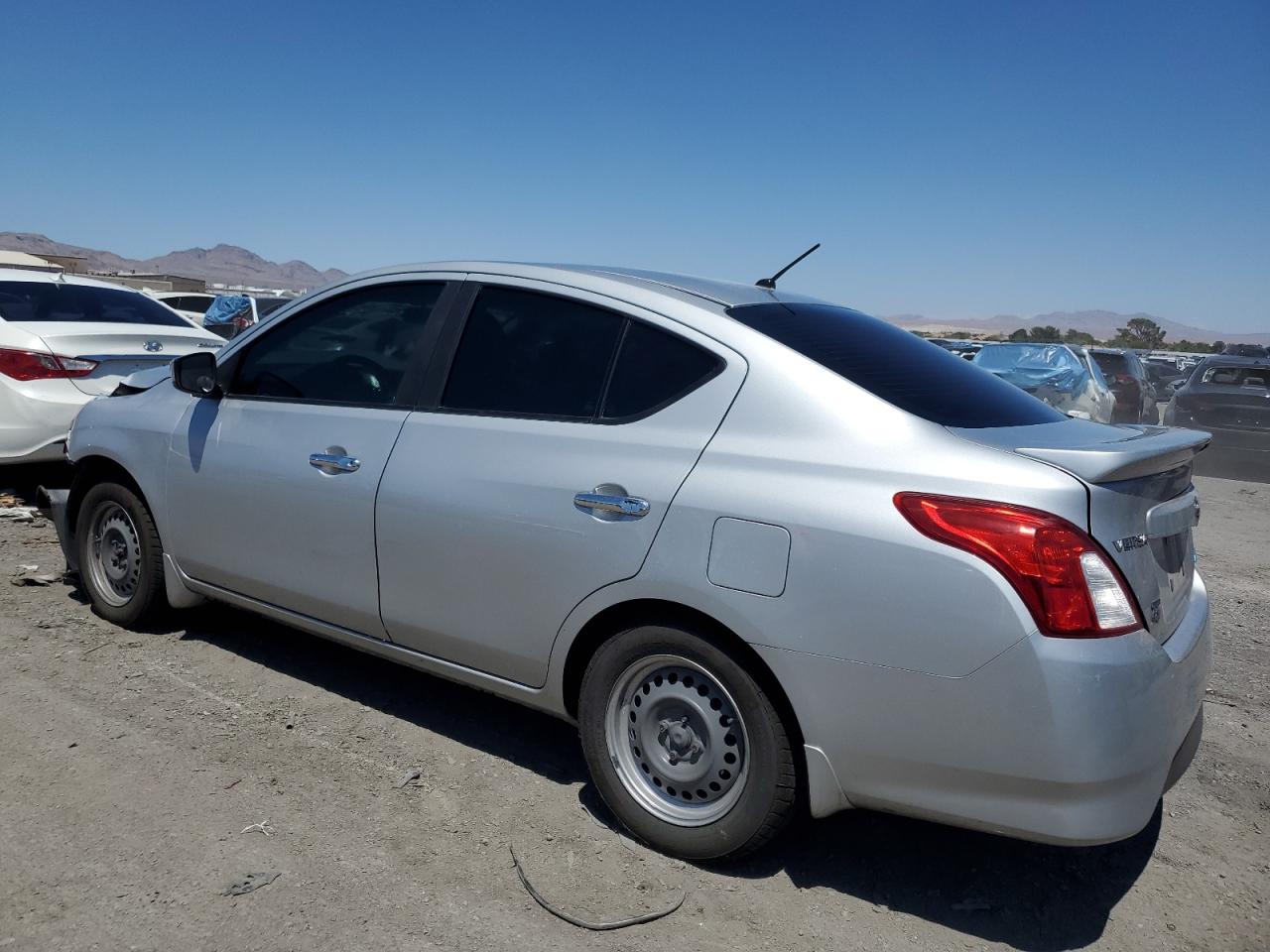 2015 Nissan Versa S VIN: 3N1CN7AP8FL833823 Lot: 63946445