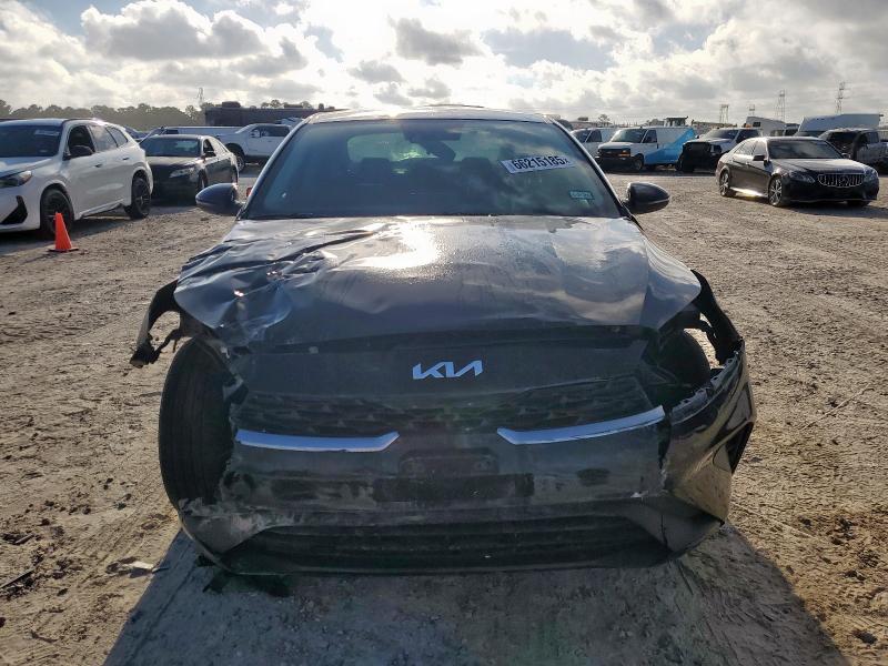  KIA FORTE 2024 Czarny