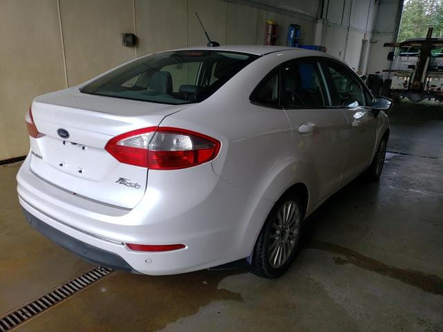 Седани FORD FIESTA 2016 Білий