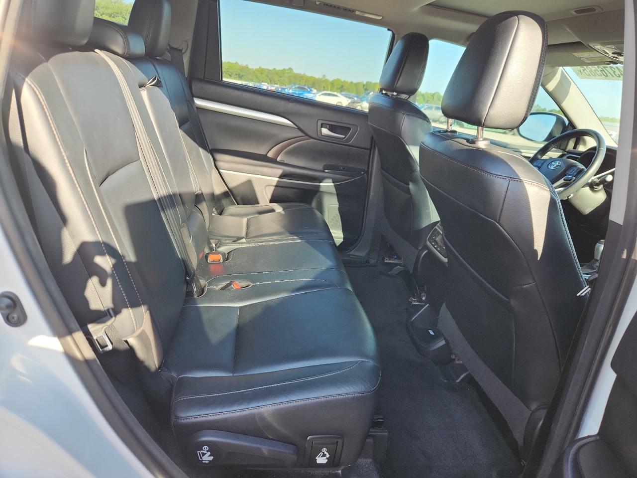 2017 Toyota Highlander Se VIN: 5TDKZRFHXHS520571 Lot: 64376585