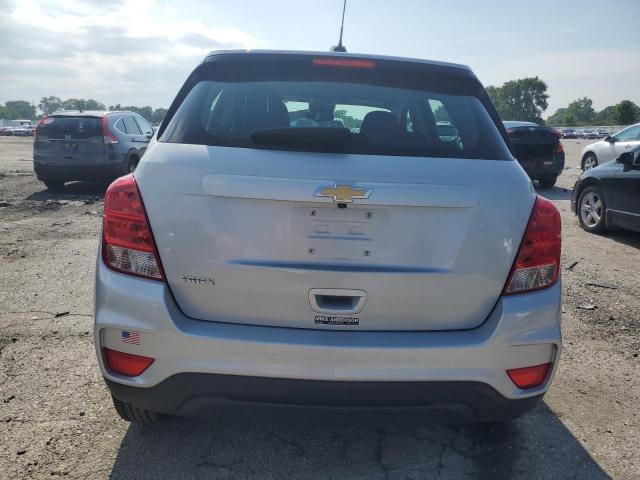  CHEVROLET TRAX 2018 Srebrny