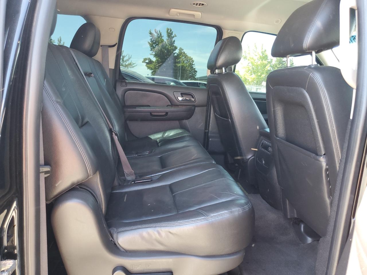 2014 Chevrolet Suburban K1500 Lt VIN: 1GNSKJE79ER212940 Lot: 65610975