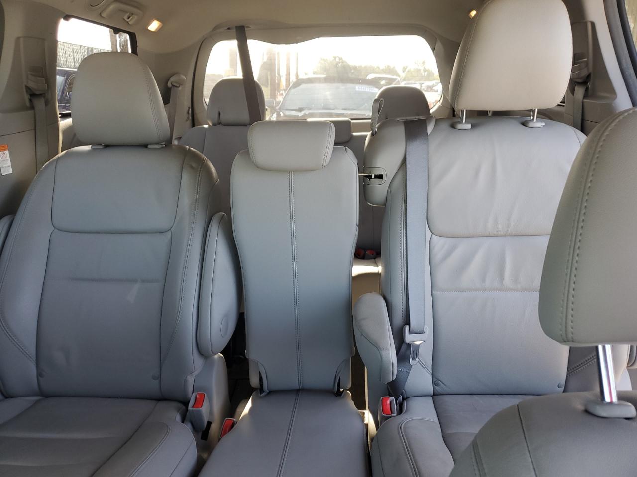 2017 Toyota Sienna Xle VIN: 5TDYZ3DC8HS891811 Lot: 64563935
