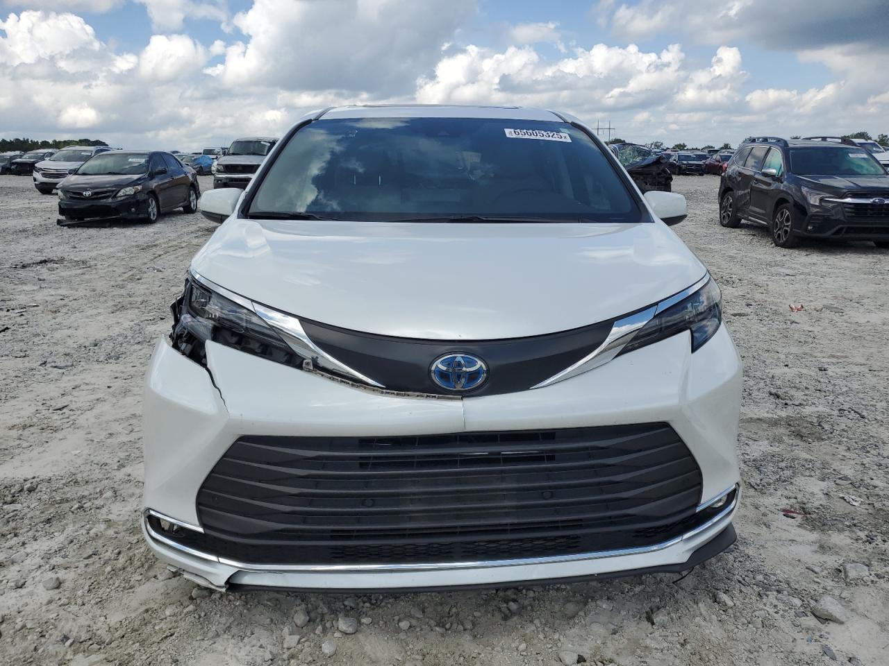 2024 Toyota Sienna Xle VIN: 5TDYRKEC8RS185724 Lot: 65605325