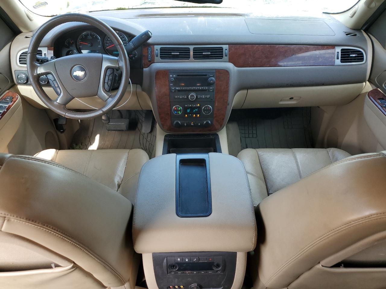2010 Chevrolet Suburban K1500 Lt VIN: 1GNUKJE38AR133422 Lot: 63240585