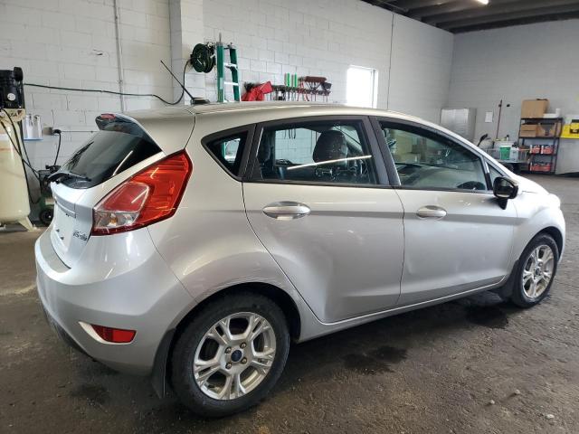  FORD FIESTA 2016 Srebrny