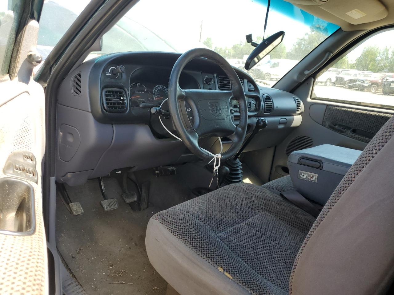 1998 Dodge Ram 2500 VIN: 3B7KF26D9WM220885 Lot: 63468695