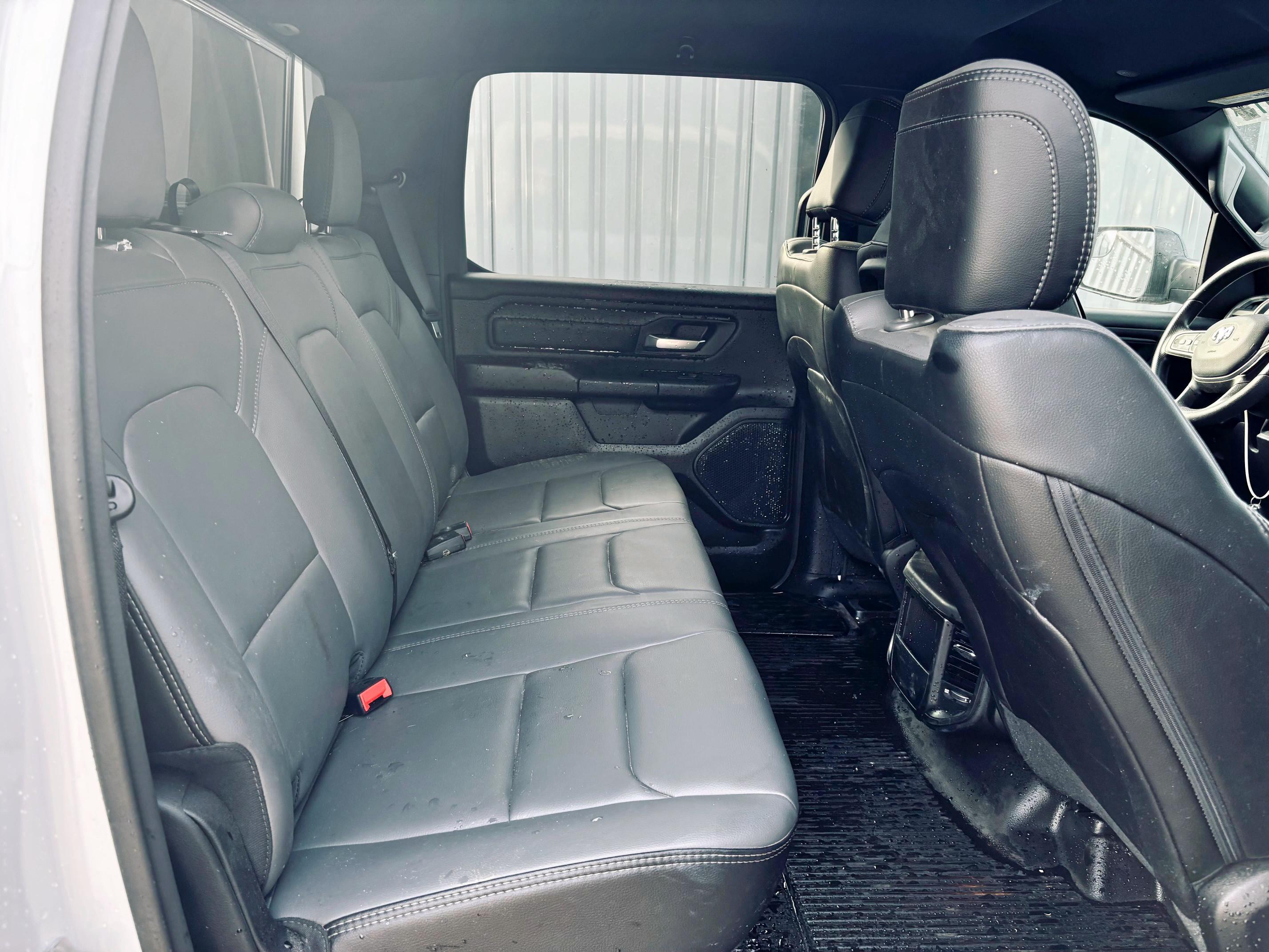  RAM 1500 2022 Белы