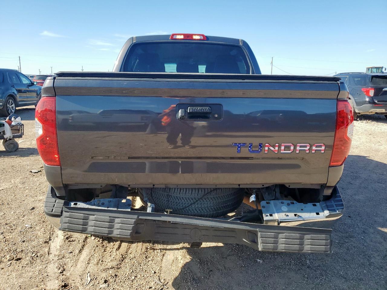 2017 Toyota Tundra Crewmax Sr5 VIN: 5TFEY5F12HX222487 Lot: 66577435