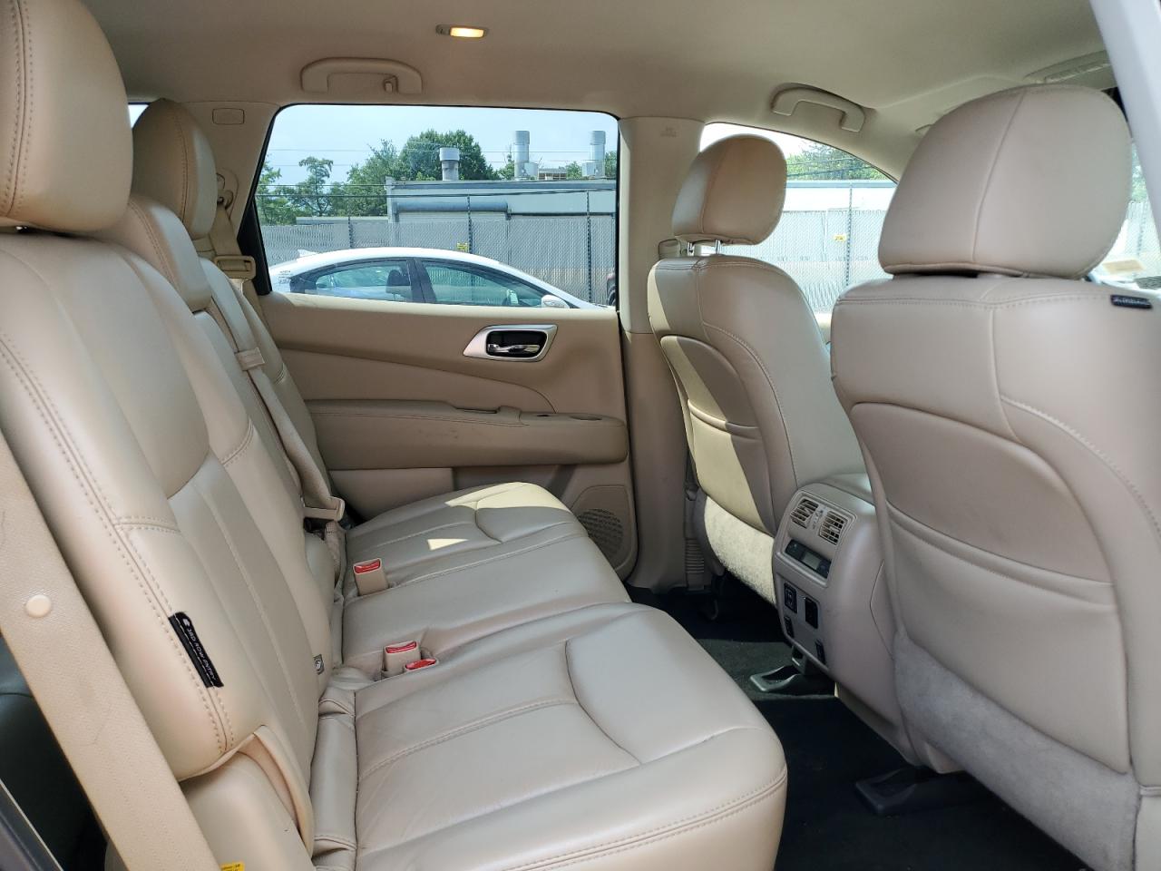 2018 Nissan Pathfinder S VIN: 5N1DR2MN0JC660687 Lot: 63310735