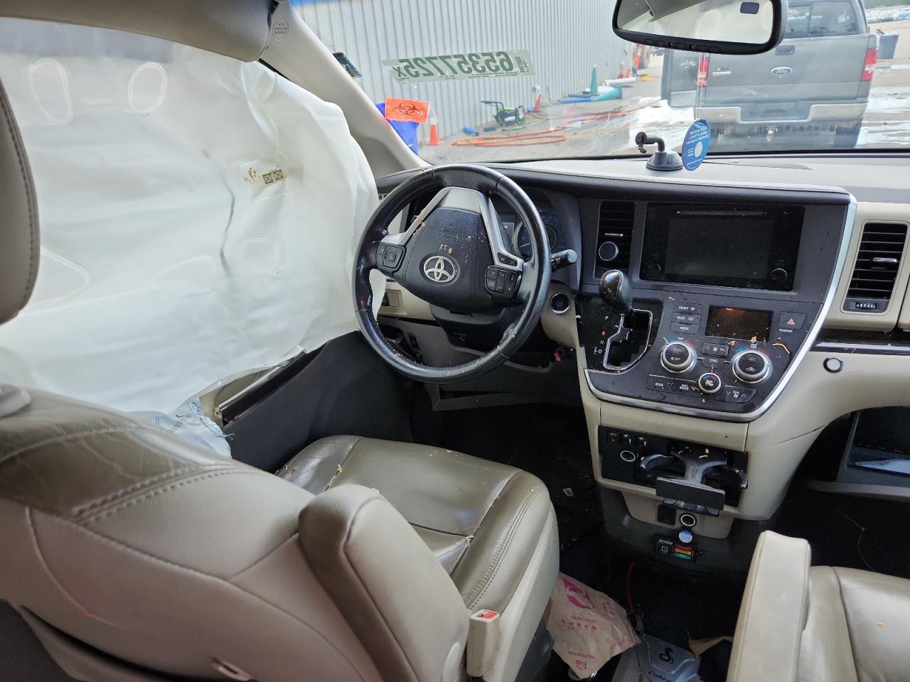 2015 Toyota Sienna Xle VIN: 5TDYK3DC9FS614411 Lot: 65357725