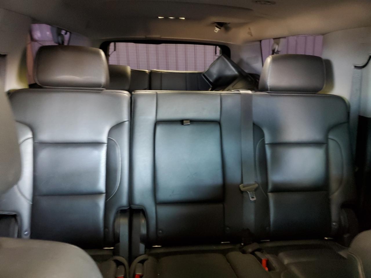 2018 Chevrolet Suburban C1500 Lt VIN: 1GNSCHKC4JR355859 Lot: 65393025