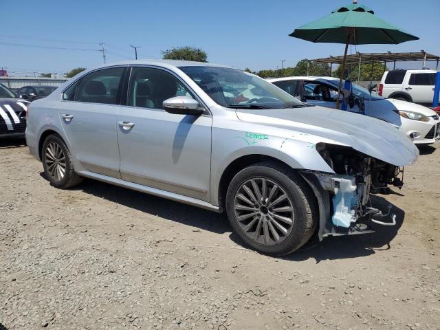  VOLKSWAGEN PASSAT 2017 Srebrny