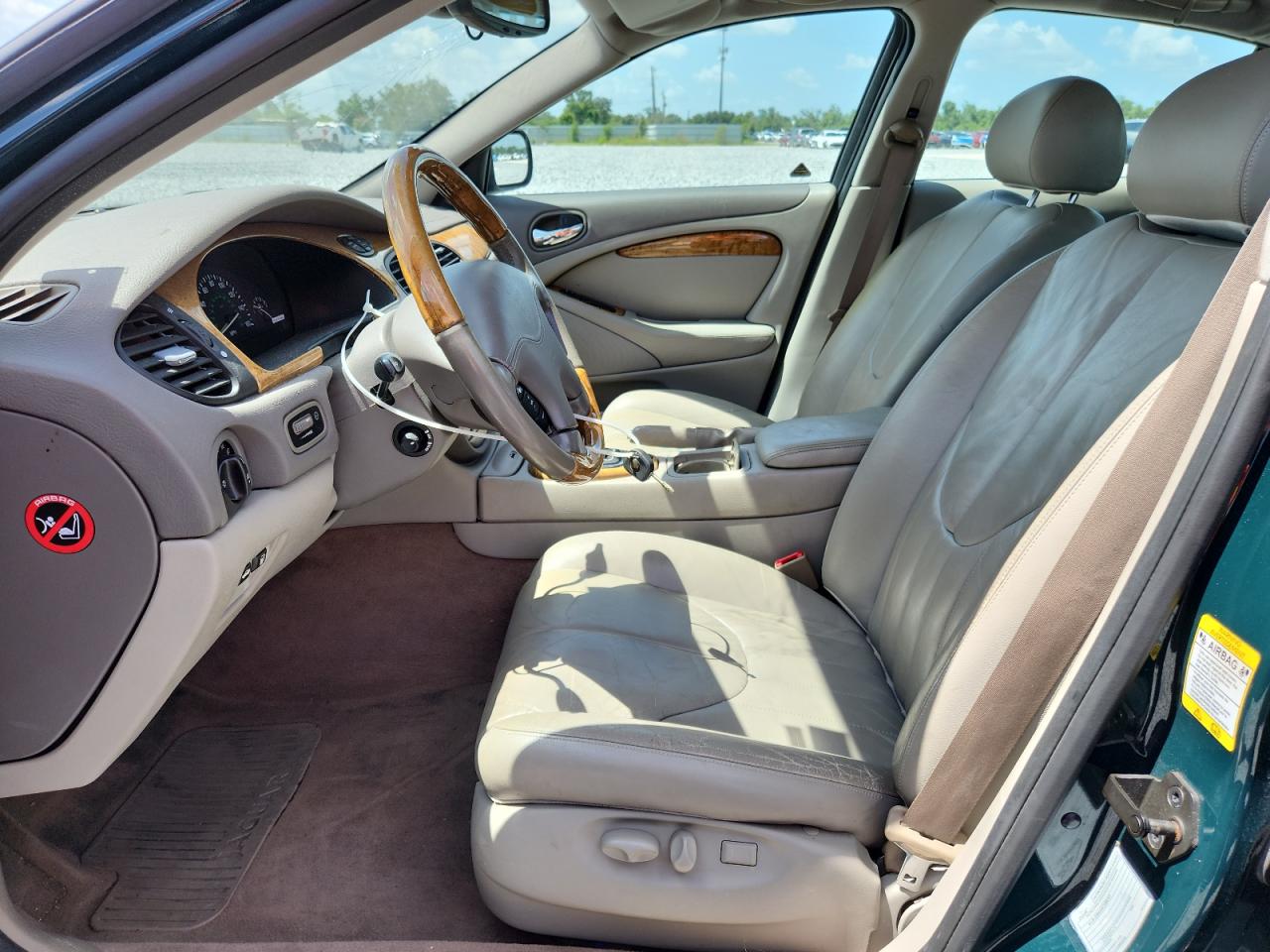 2000 Jaguar S-Type VIN: SAJDA01C3YFL13979 Lot: 63673355
