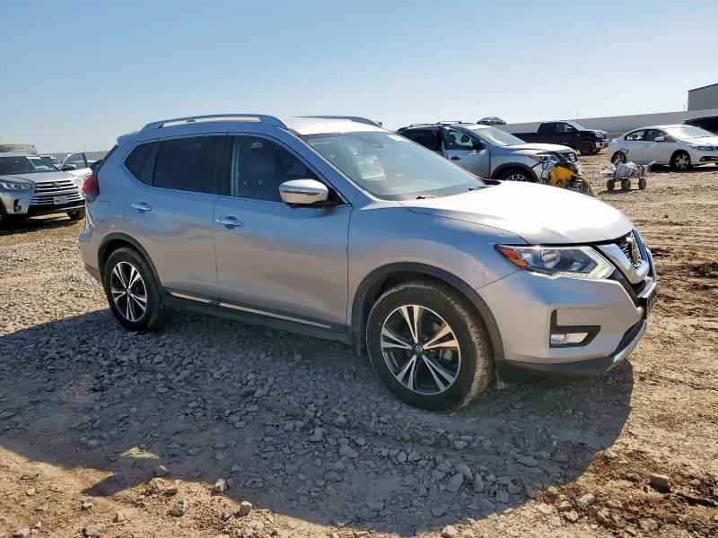  NISSAN ROGUE 2018 Серебристый