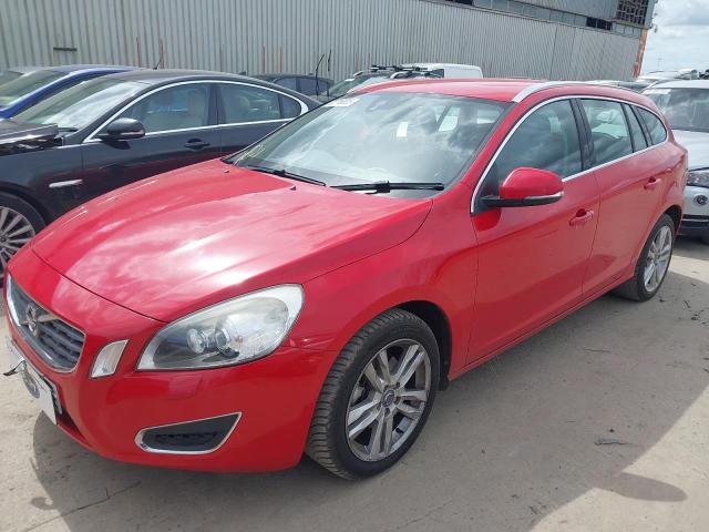 VOLVO V60 SE LUX 2013