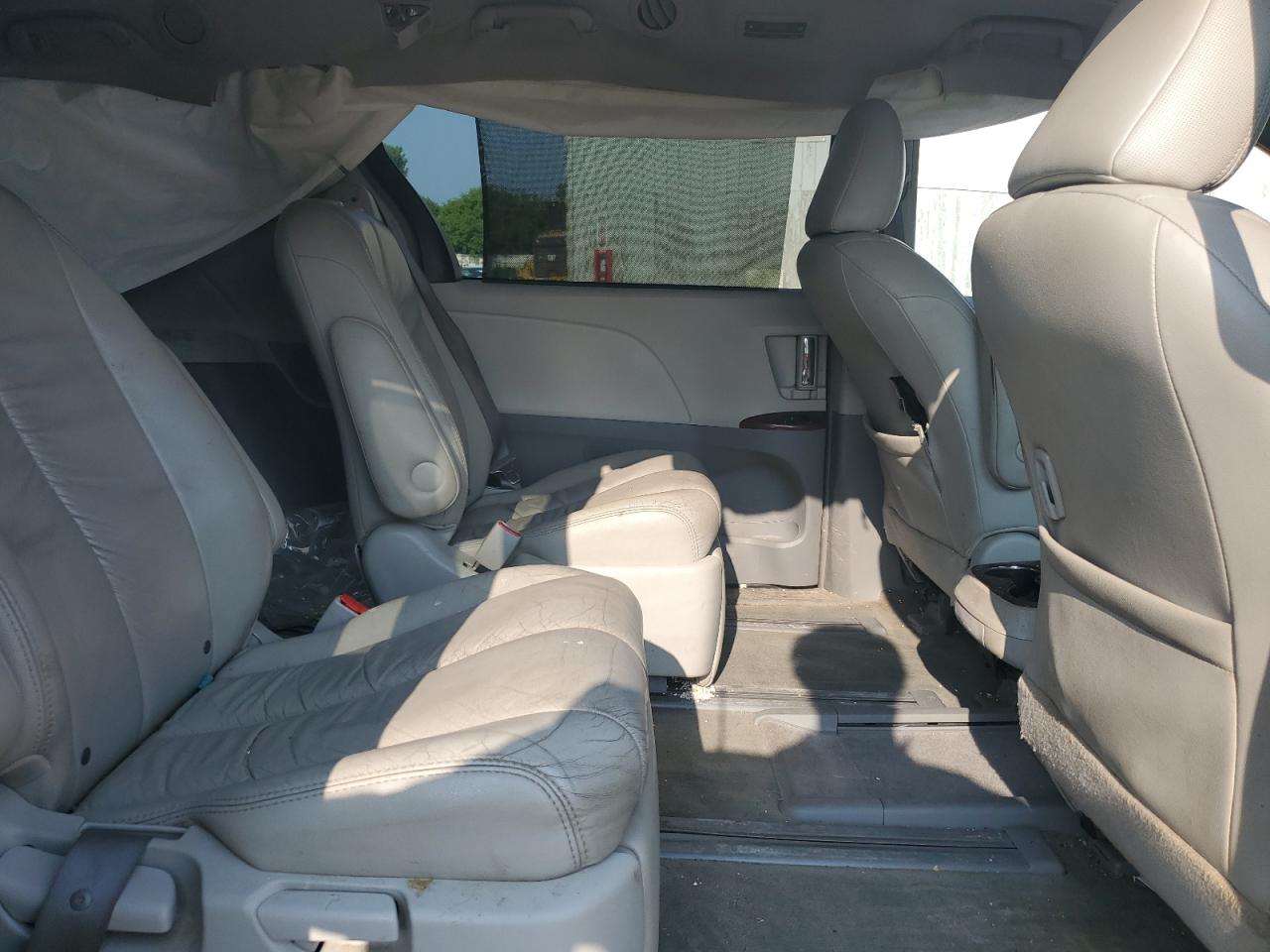 2011 Toyota Sienna Xle VIN: 5TDDK3DC0BS027782 Lot: 64432135
