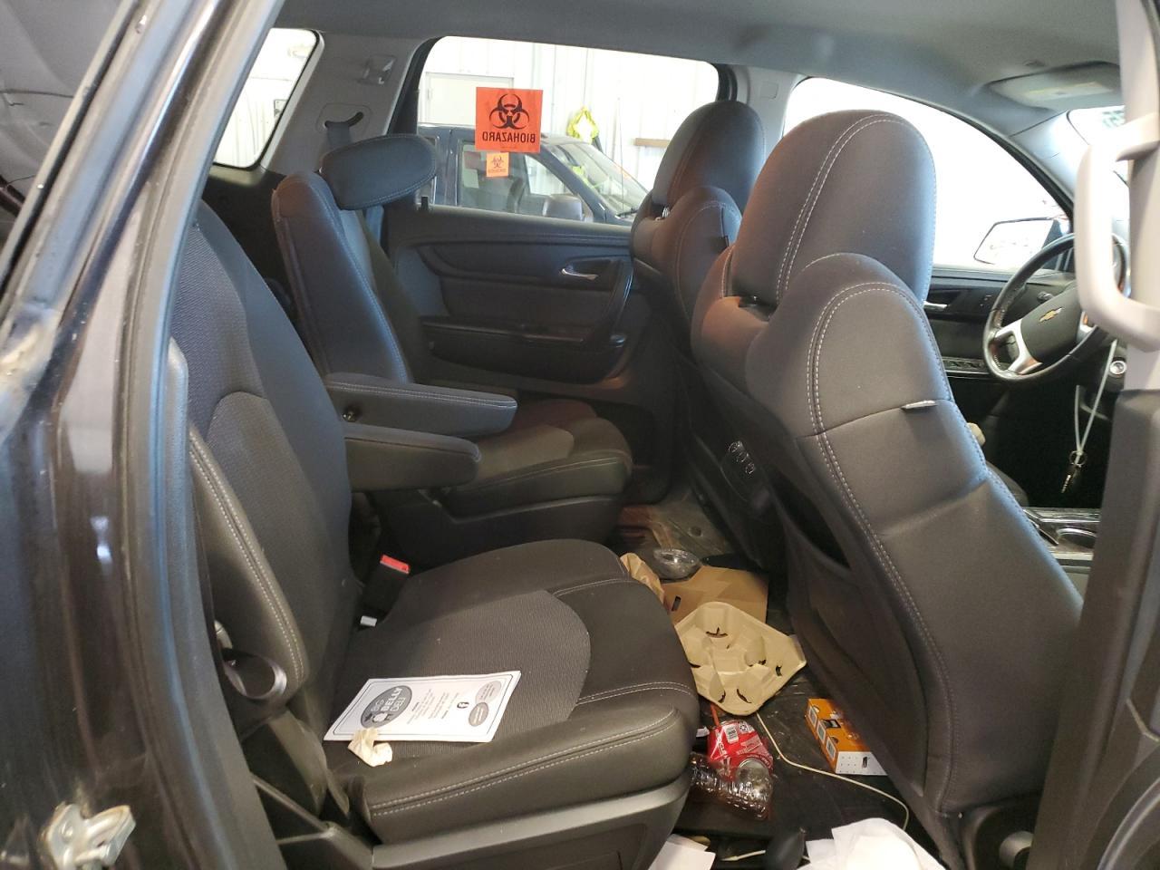 1GNKRGKD1FJ341084 2015 Chevrolet Traverse Lt