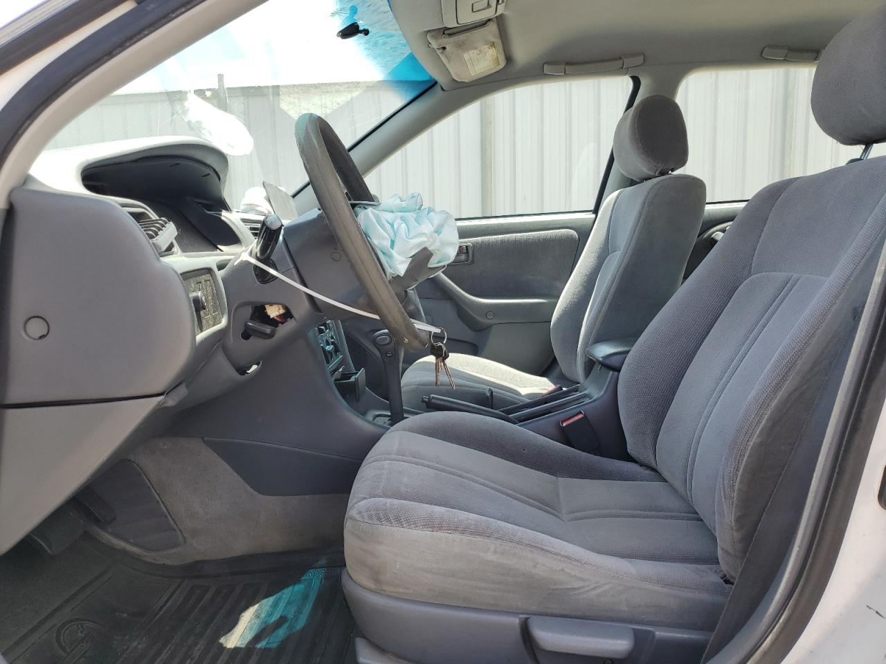 1998 Toyota Camry Ce VIN: 4T1BG22K1WU238595 Lot: 64233215