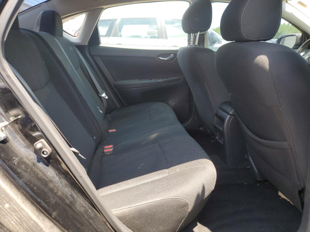 2019 Nissan Sentra S VIN: 3N1AB7AP0KY400302 Lot: 62810535