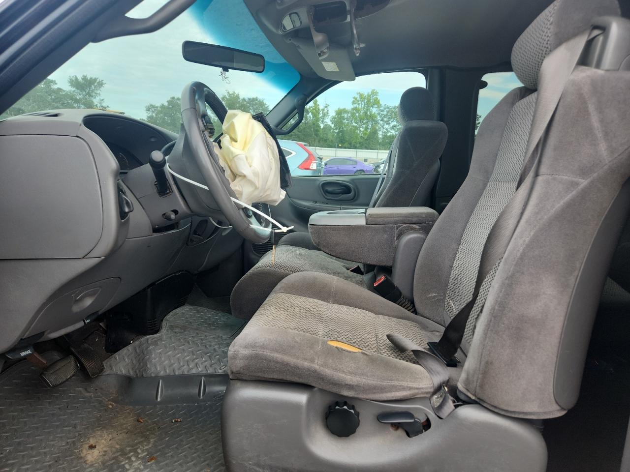 2002 Ford F150 VIN: 2FTRX18L02CA15455 Lot: 63021485