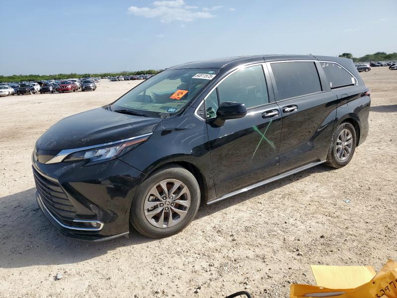 TOYOTA SIENNA XLE 2022
