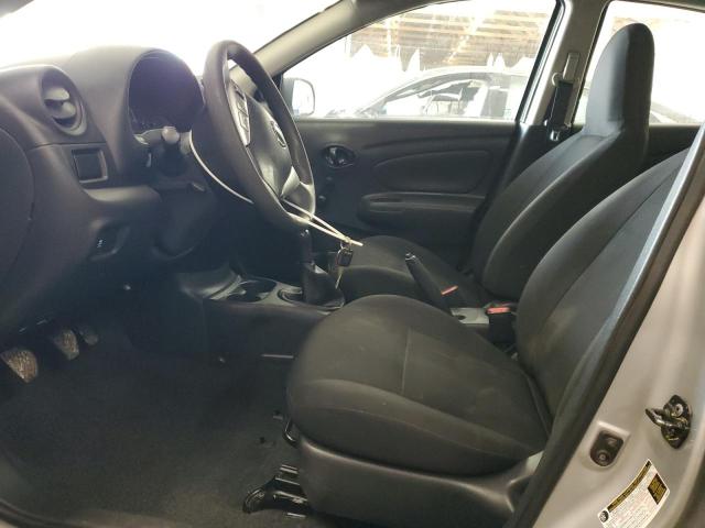  NISSAN VERSA 2015 Srebrny