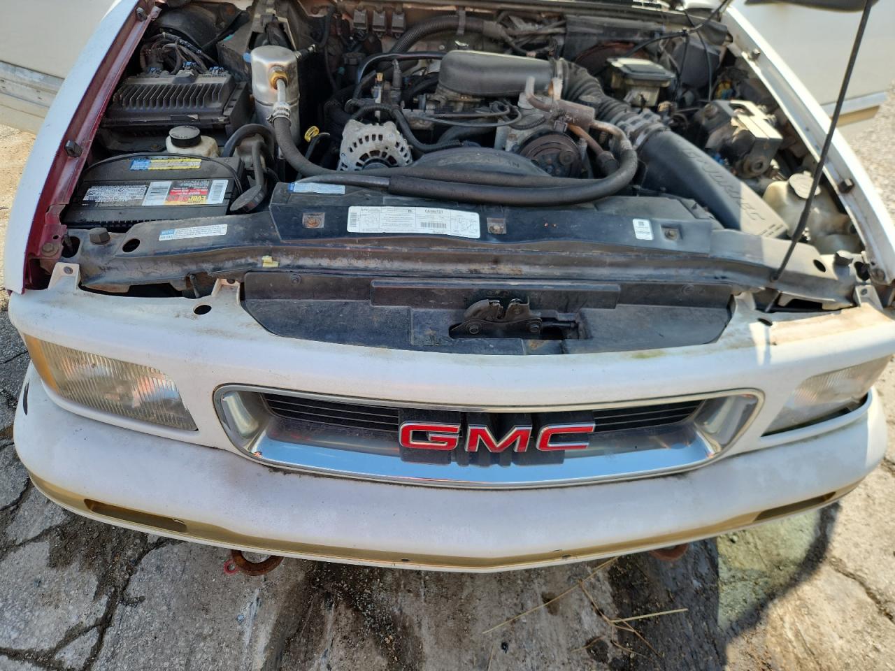 1997 GMC Jimmy VIN: 1GKDT13W0V2549003 Lot: 63618365