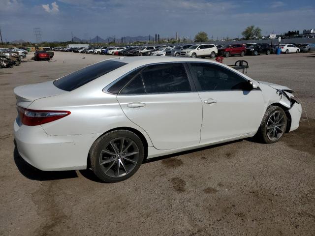  TOYOTA CAMRY 2015 Белы