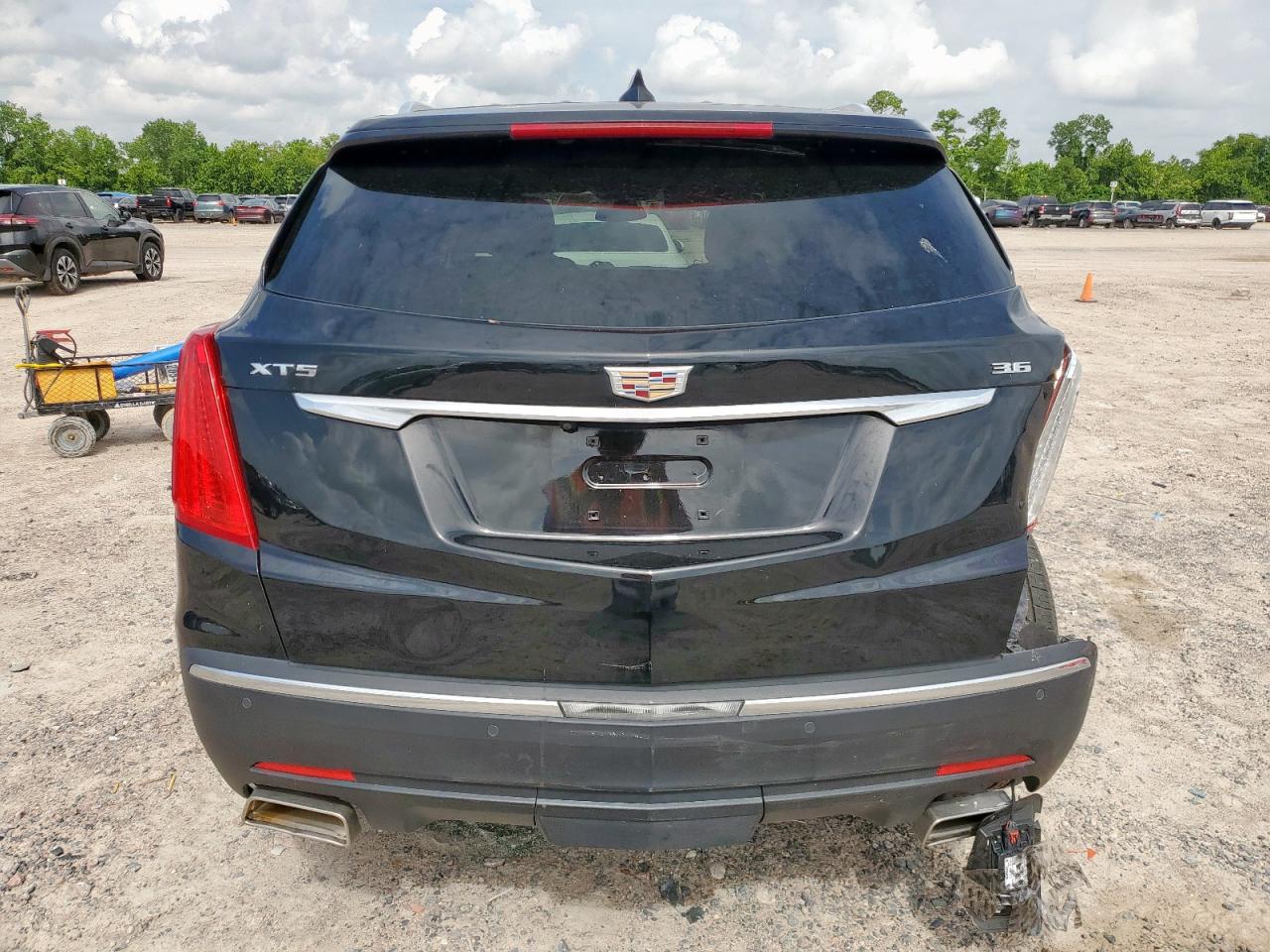 2017 Cadillac Xt5 Luxury VIN: 1GYKNBRS5HZ107511 Lot: 63813815