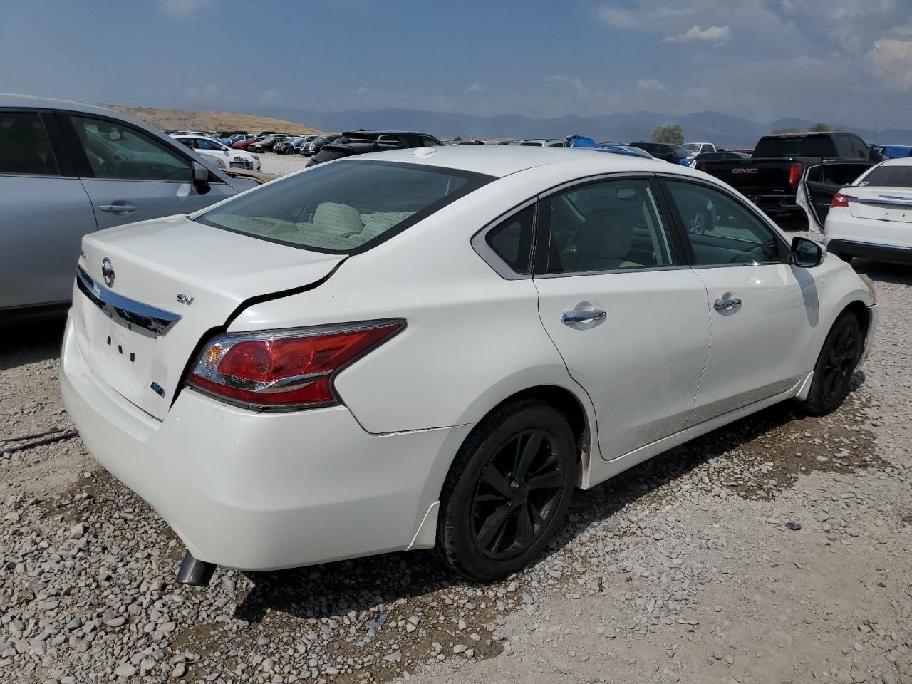 2014 Nissan Altima 2.5 white null gas 1N4AL3AP8EC425504 photo #4