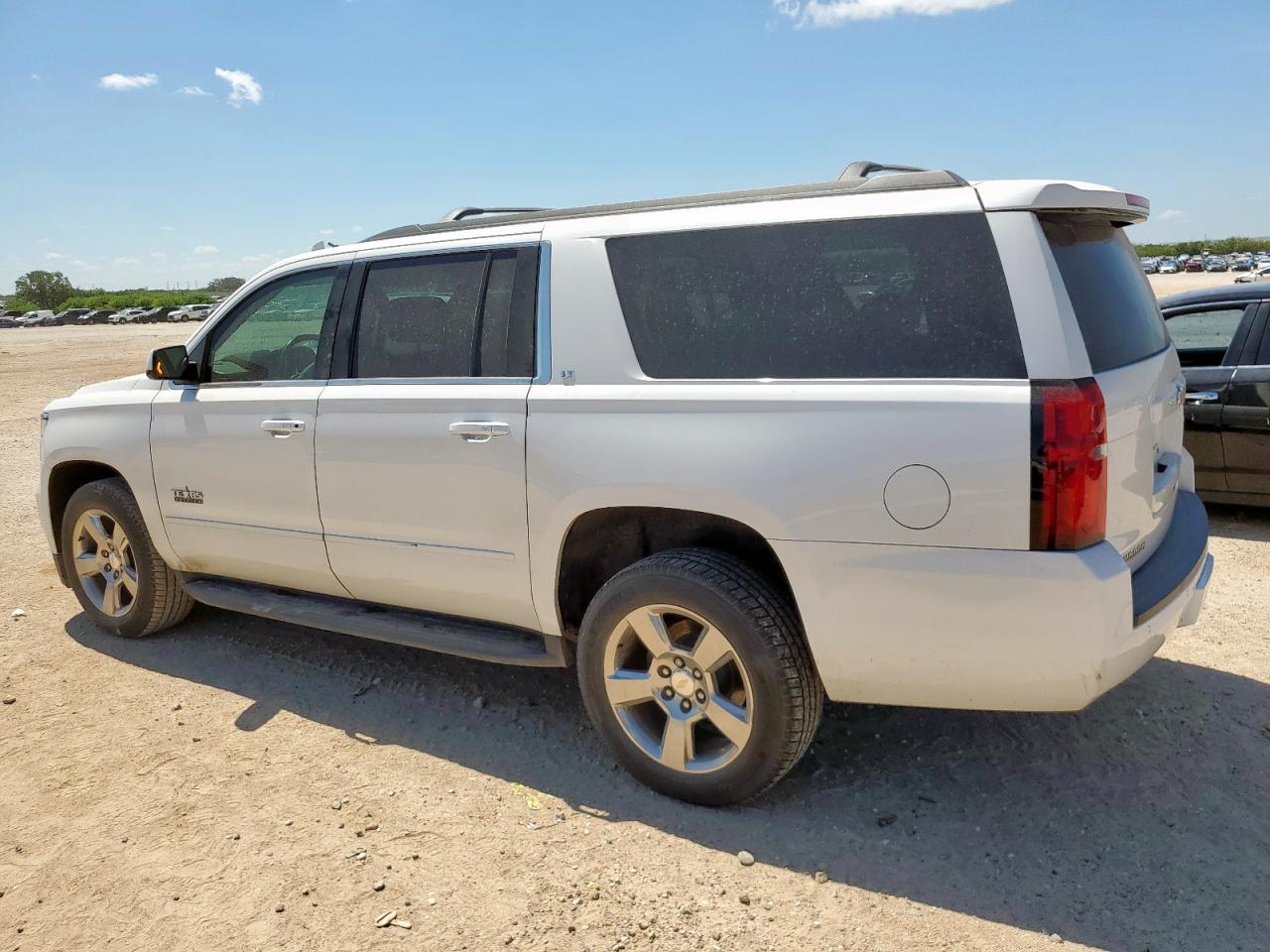 1gnschkc9hr391072 1GNSCHKC9HR391072 2017 Chevrolet Suburban C1500 Lt