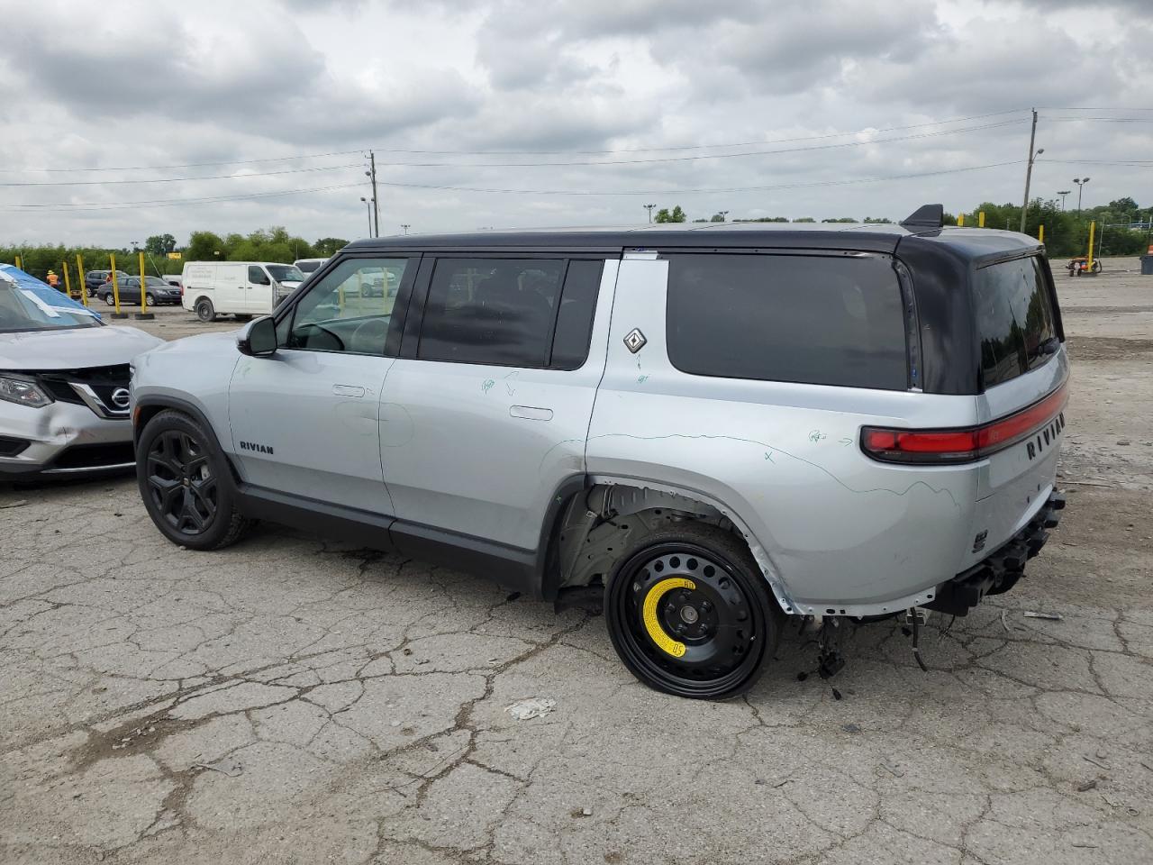 2025 Rivian R1S Adventure silver null electric 7PDSGBBA6SN065956 photo #3