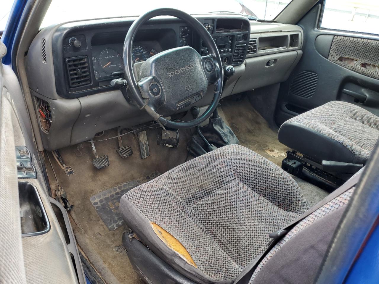 1996 Dodge Ram 3500 VIN: 3B7MF33C8TM112375 Lot: 63651335