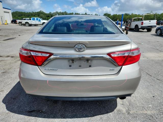  TOYOTA CAMRY 2017 Srebrny
