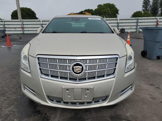 Sedans CADILLAC XTS 2013 Beżowy