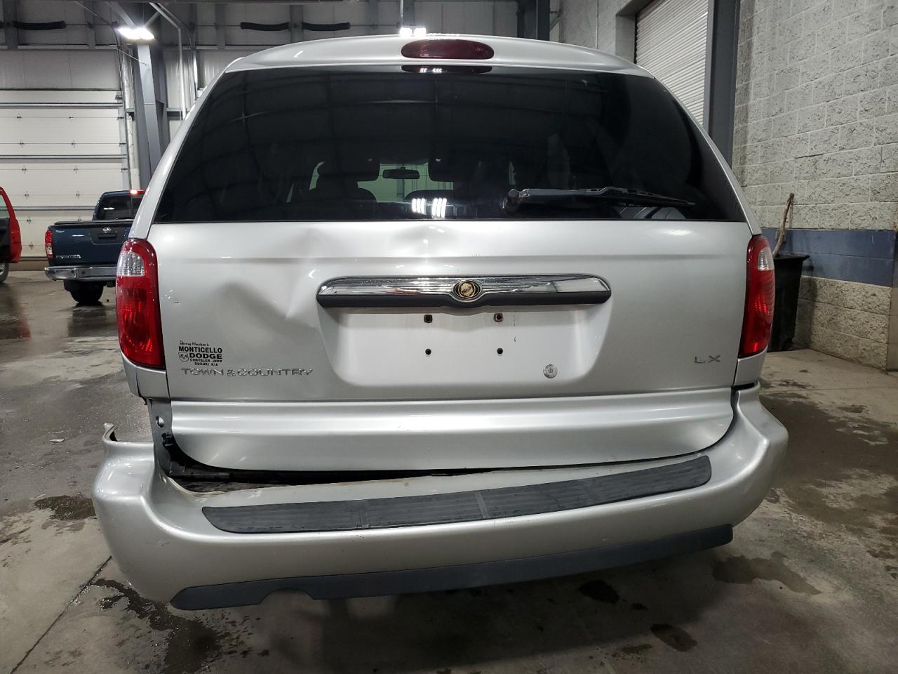 2006 Chrysler Town & Country Lx VIN: 2A4GP44R96R809189 Lot: 64090345