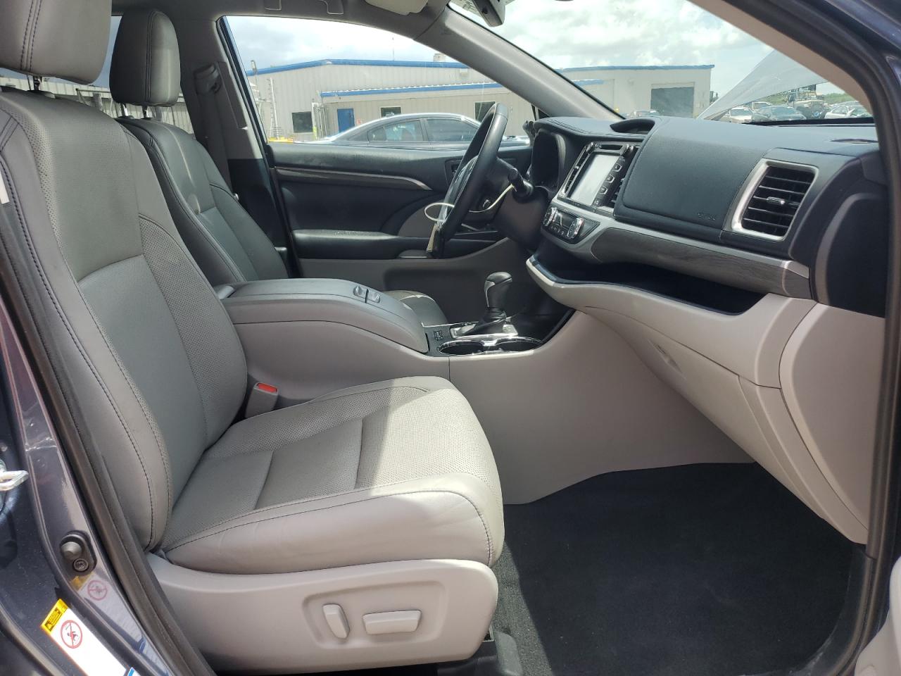 2019 Toyota Highlander Limited VIN: 5TDDZRFH8KS923237 Lot: 64836015