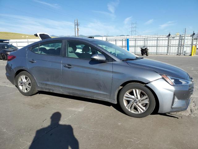  HYUNDAI ELANTRA 2019 Srebrny
