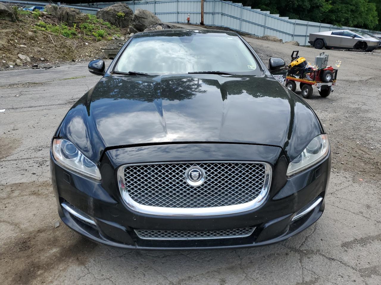 2011 Jaguar Xjl VIN: SAJWA2GB4BLV05648 Lot: 63400135